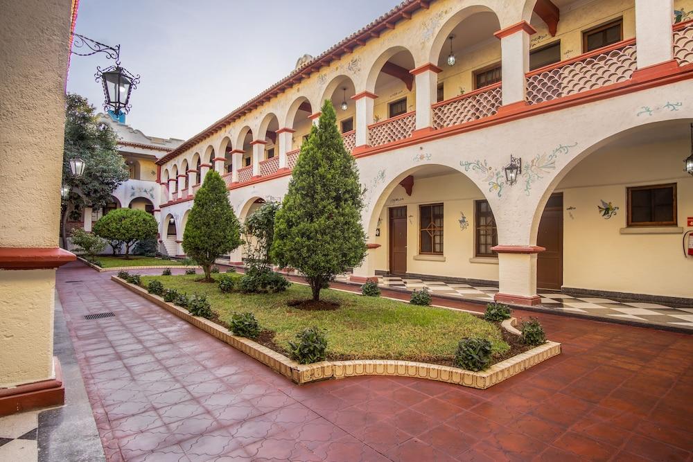 Hotel Urdinola Saltillo Exterior photo