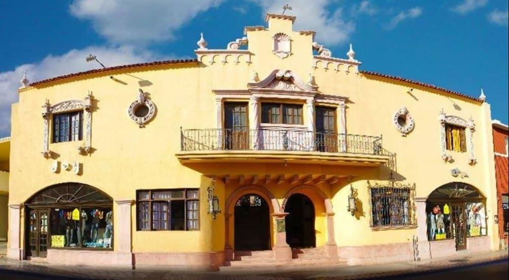 Hotel Urdinola Saltillo Exterior photo